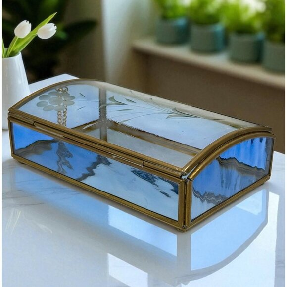 Vintage Via Vermont Etched Blue Glass Trinket Box With Mirrored Bottom - Picture 1 of 13